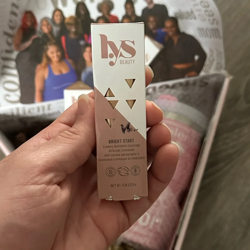 LYS Beauty Bundle Shade MN1 Concealer & skin tint MN1